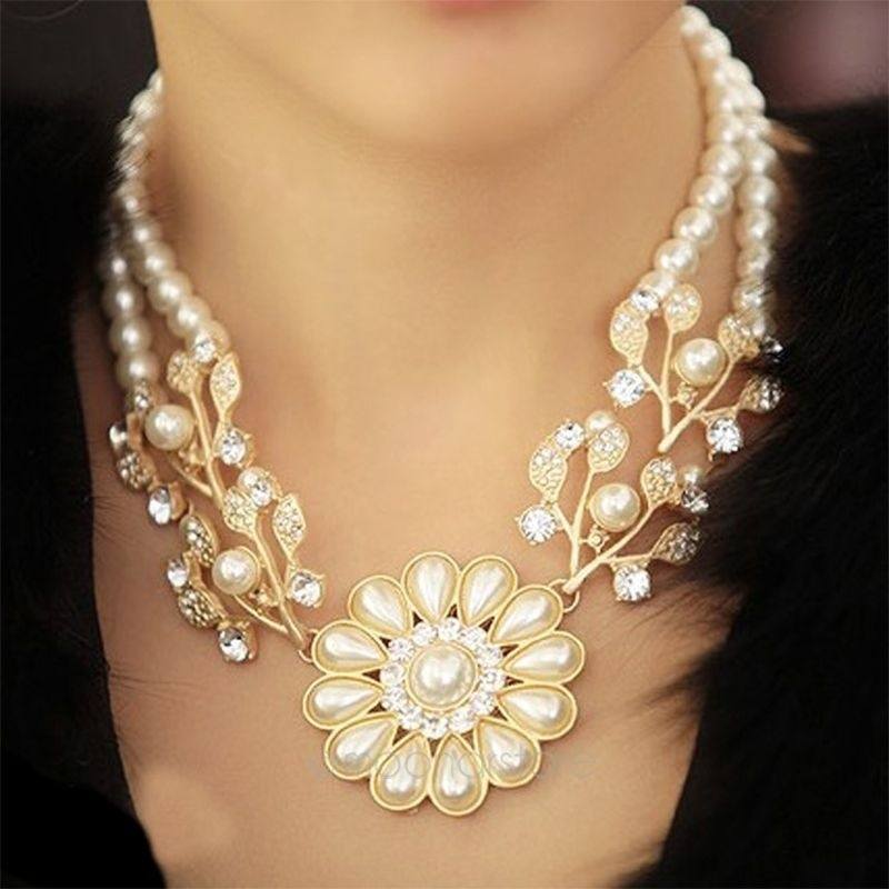 Fashion Elegant Pearl Crystal Pearl Flower Bib Choker Necklace